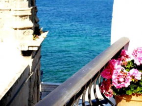 Гостиница Anna's Rose Holiday Home  Монополи